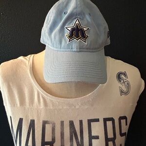 Seattle Mariners t-shirt and baseball hat